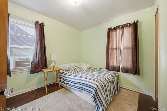 9864 Quandt Avenue, Allen Park, MI 48101
