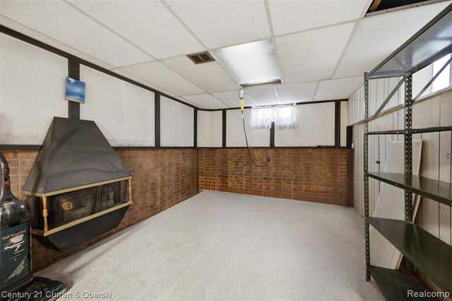 9864 Quandt Avenue, Allen Park, MI 48101