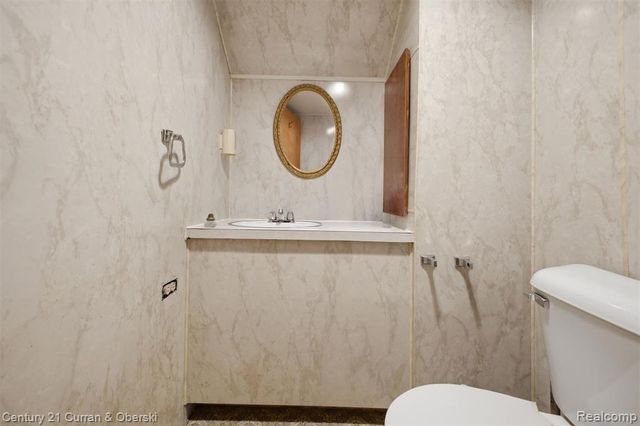 9864 Quandt Avenue, Allen Park, MI 48101
