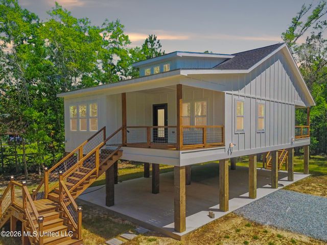 1225 Taranto Street, Waveland, MS 39576