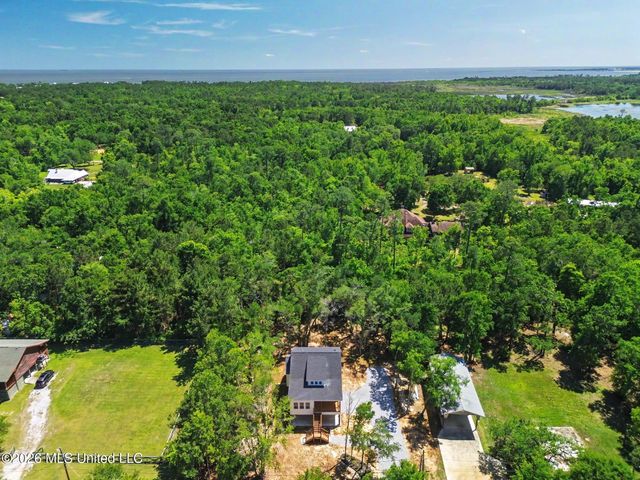 1225 Taranto Street, Waveland, MS 39576