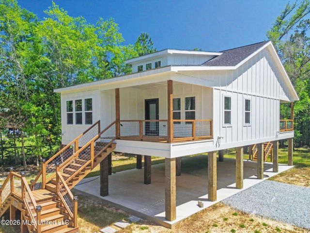 1225 Taranto Street, Waveland, MS 39576