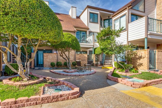 2310 Balsam Drive B206, Arlington, TX 76006