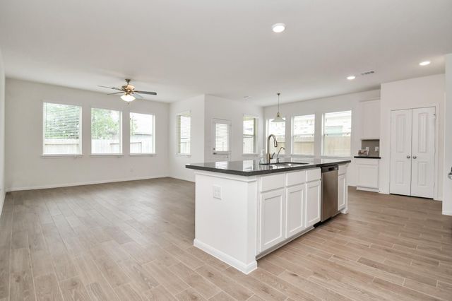 304311 Crystal Stream Lane, Magnolia, TX 77355