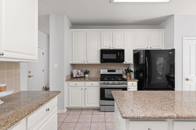 8017 Luling LN, Austin, TX 78729