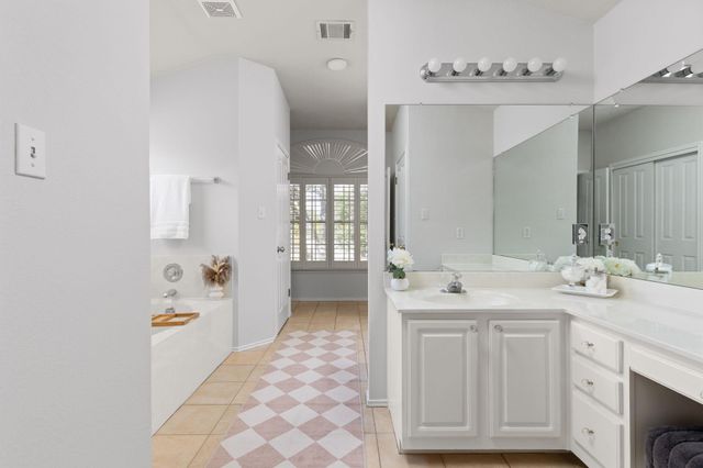 8017 Luling LN, Austin, TX 78729
