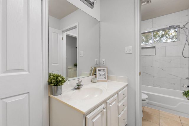 8017 Luling LN, Austin, TX 78729