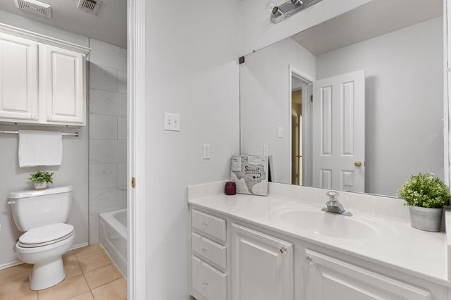 8017 Luling LN, Austin, TX 78729