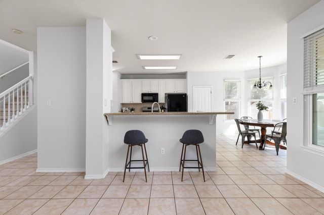 8017 Luling LN, Austin, TX 78729