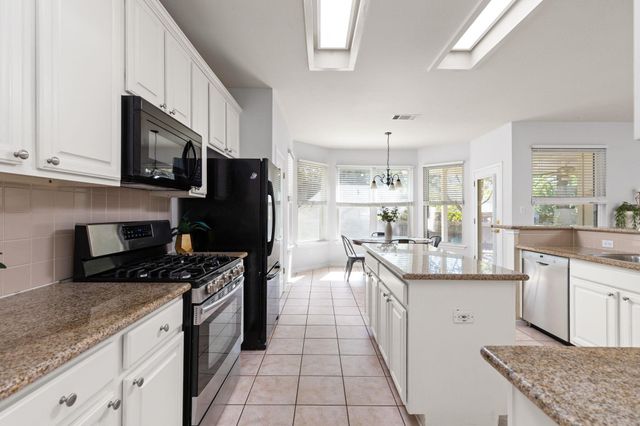 8017 Luling LN, Austin, TX 78729