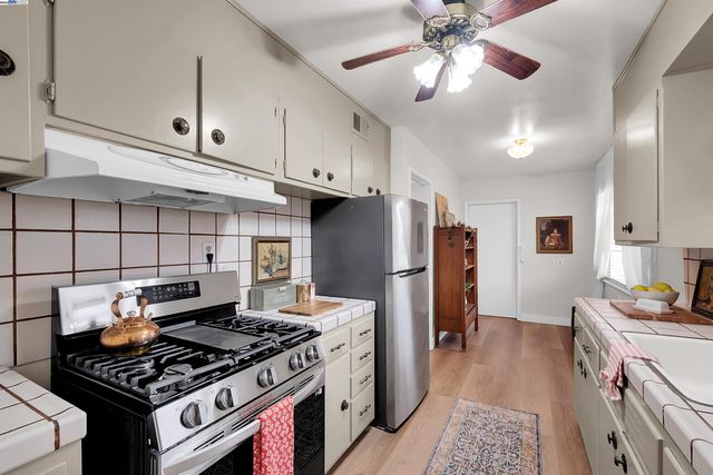 15835 Via Seco, San Lorenzo, CA 94580