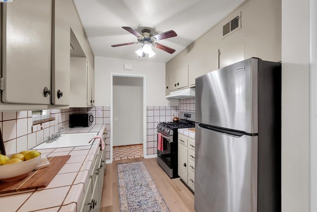 15835 Via Seco, San Lorenzo, CA 94580