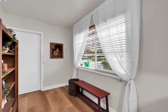 15835 Via Seco, San Lorenzo, CA 94580