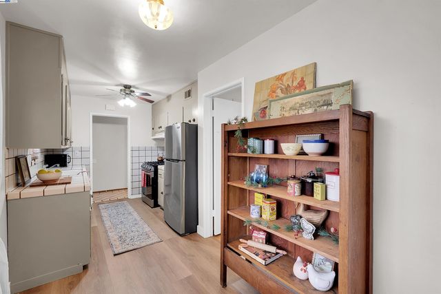 15835 Via Seco, San Lorenzo, CA 94580