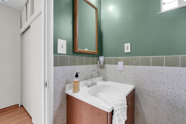 15835 Via Seco, San Lorenzo, CA 94580