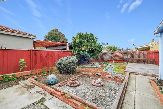 15835 Via Seco, San Lorenzo, CA 94580