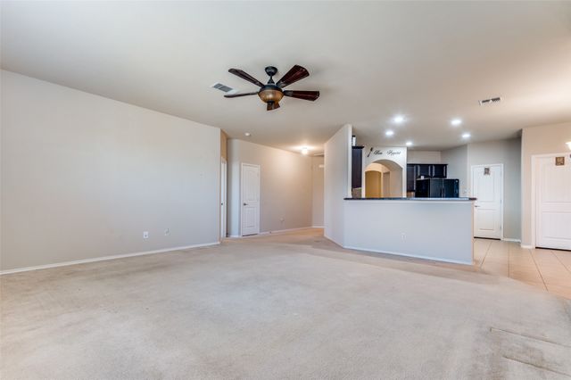 2017 Carriage Road, Heartland, TX 75126