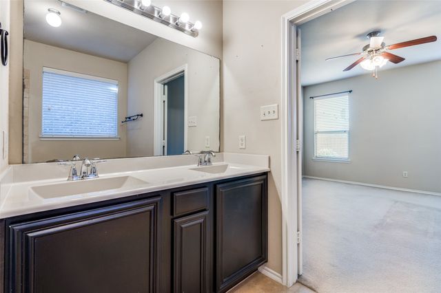 2017 Carriage Road, Heartland, TX 75126