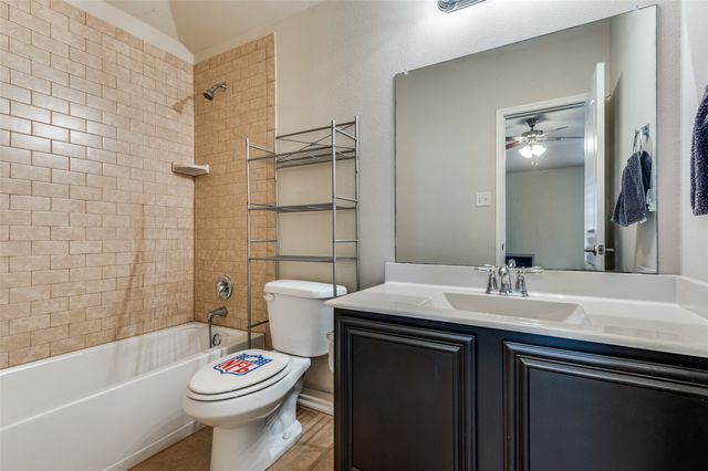 2017 Carriage Road, Heartland, TX 75126