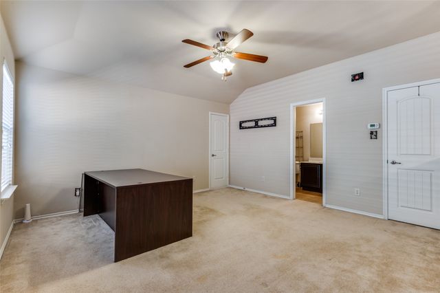 2017 Carriage Road, Heartland, TX 75126