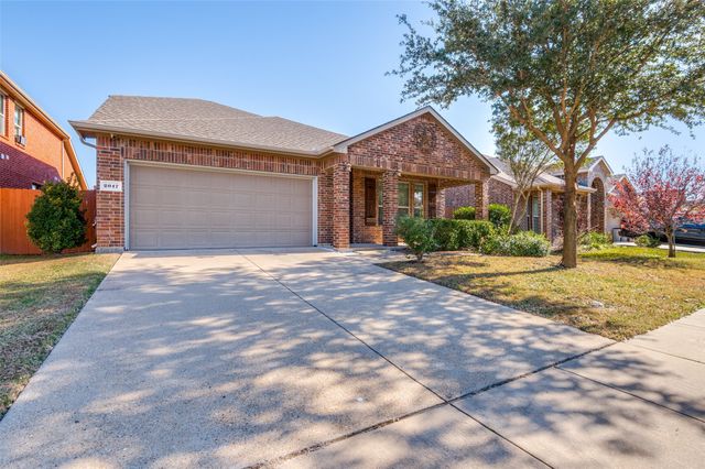 2017 Carriage Road, Heartland, TX 75126