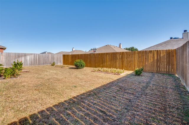 2017 Carriage Road, Heartland, TX 75126