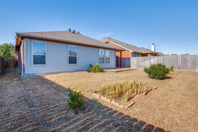 2017 Carriage Road, Heartland, TX 75126