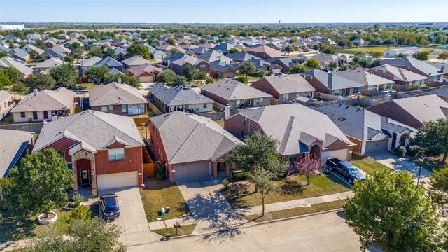 2017 Carriage Road, Heartland, TX 75126