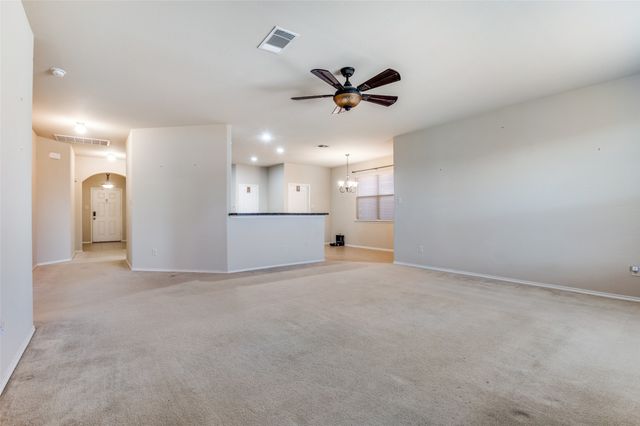 2017 Carriage Road, Heartland, TX 75126