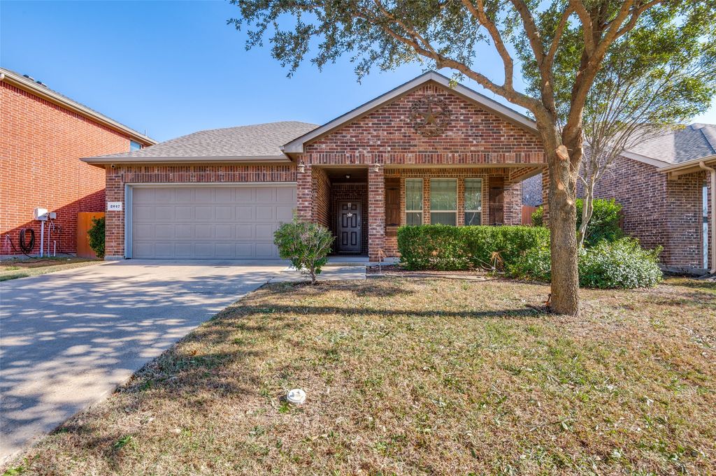 2017 Carriage Road, Heartland, TX 75126