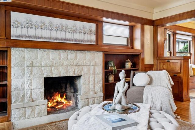 1542 Broadway, Alameda, CA 94501