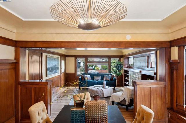 1542 Broadway, Alameda, CA 94501