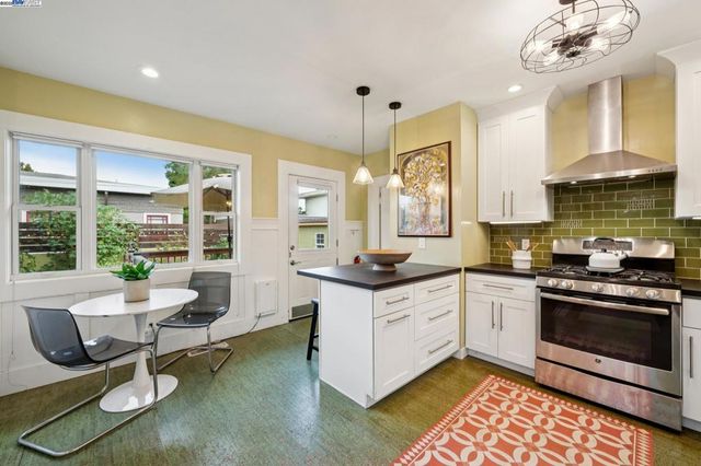 1542 Broadway, Alameda, CA 94501