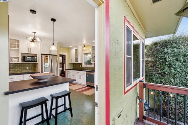 1542 Broadway, Alameda, CA 94501