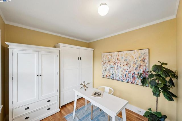 1542 Broadway, Alameda, CA 94501