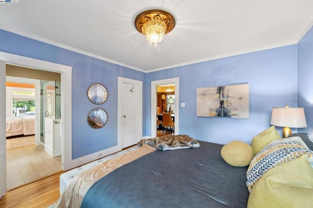 1542 Broadway, Alameda, CA 94501