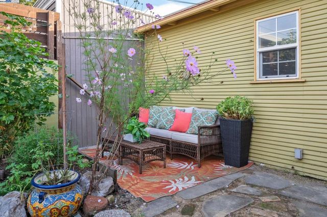 1542 Broadway, Alameda, CA 94501