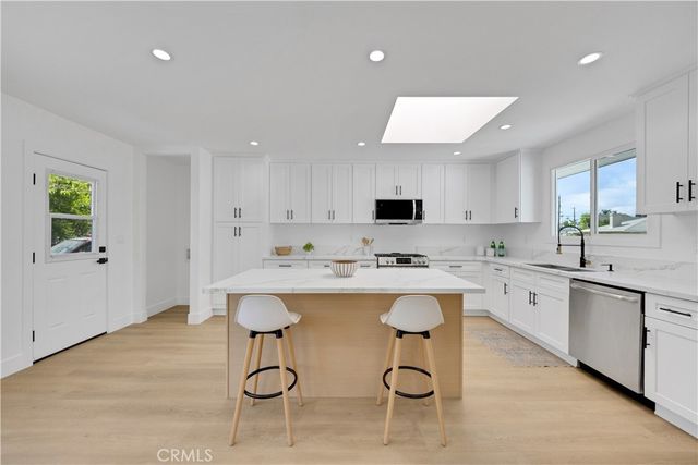 15955 Londelius, North Hills, CA 91343