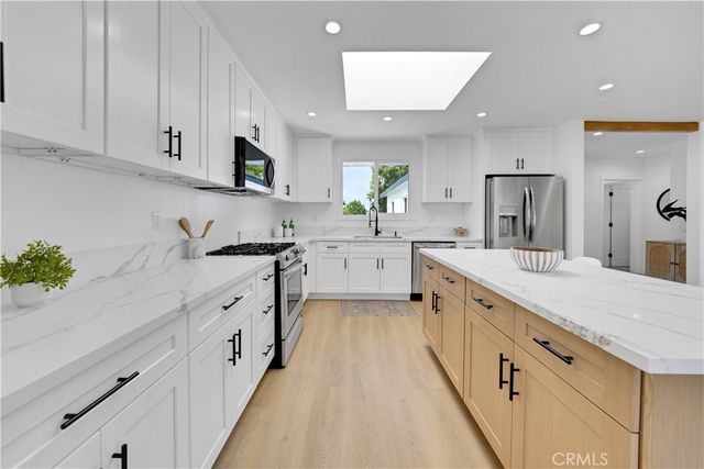 15955 Londelius, North Hills, CA 91343