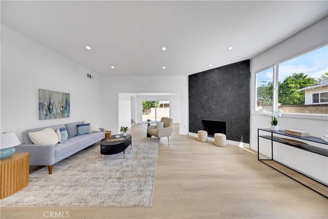 15955 Londelius, North Hills, CA 91343