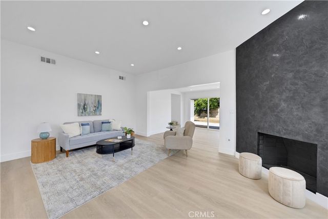 15955 Londelius, North Hills, CA 91343