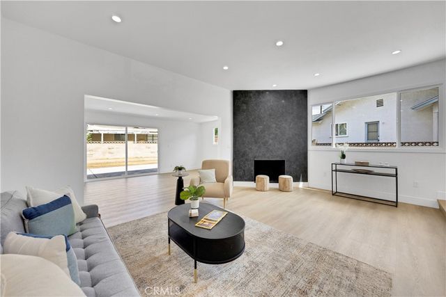 15955 Londelius, North Hills, CA 91343