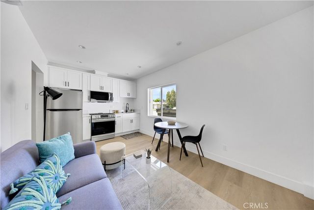 15955 Londelius, North Hills, CA 91343