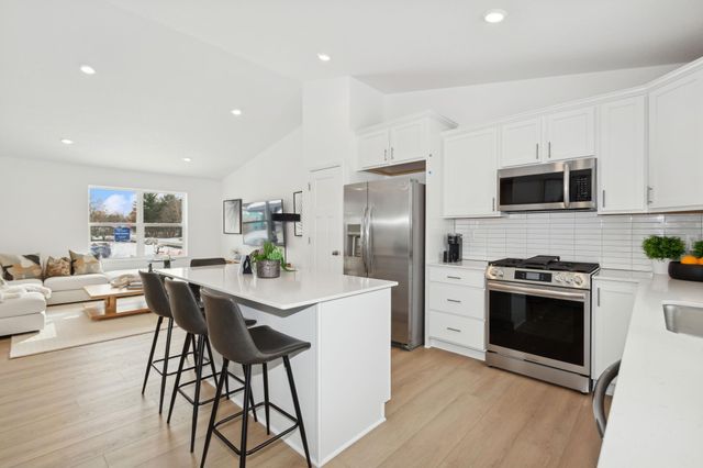 604 Jandel Avenue NE, Hanover, MN 55341