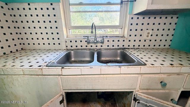 5163 LEXINGTON Avenue, Jacksonville, FL 32210