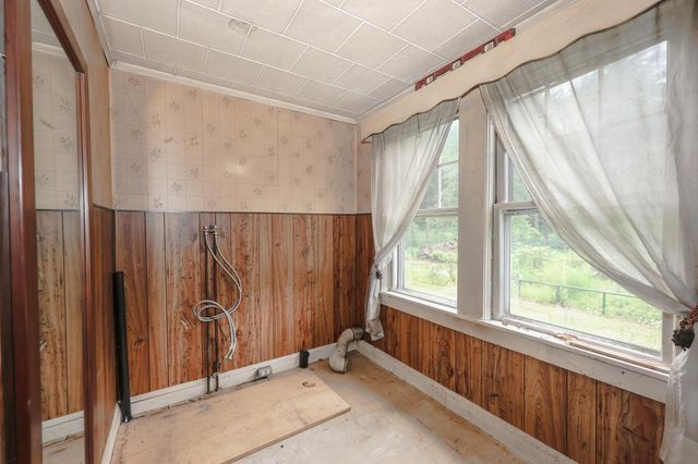283 Hampstead Road, Derry, NH 03038
