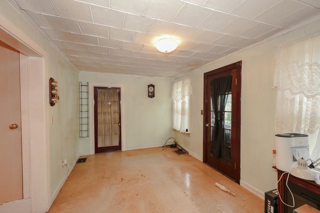 283 Hampstead Road, Derry, NH 03038