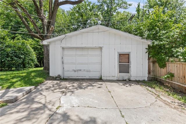 2741 N 61st Terrace, Kansas City, KS 66104
