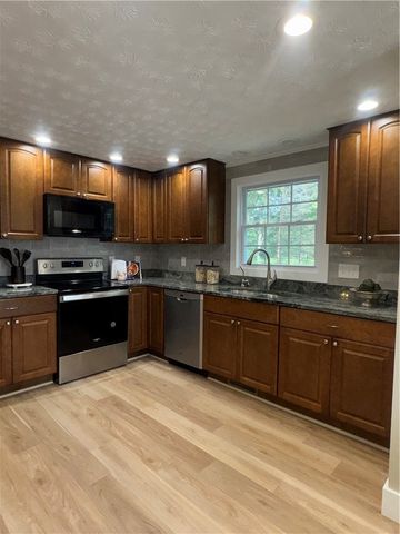 24 Carriage Court, Pittsford, NY 14534