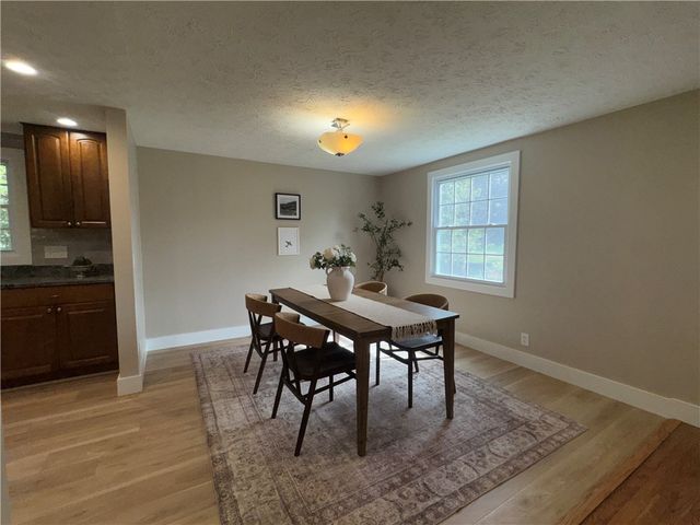 24 Carriage Court, Pittsford, NY 14534